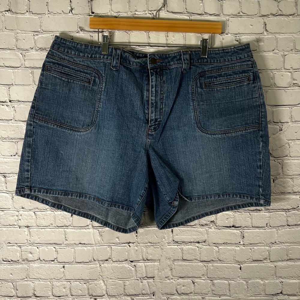 Venezia Women's Size 24 Medium Wash Denim Shorts Y2K 90's Vintage